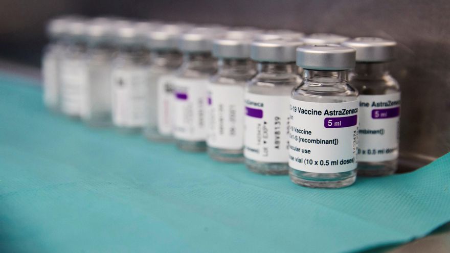 Fotografía de archivo de una vista de dosis de vacunas contra el coronavirus. EFE/Alejandro García