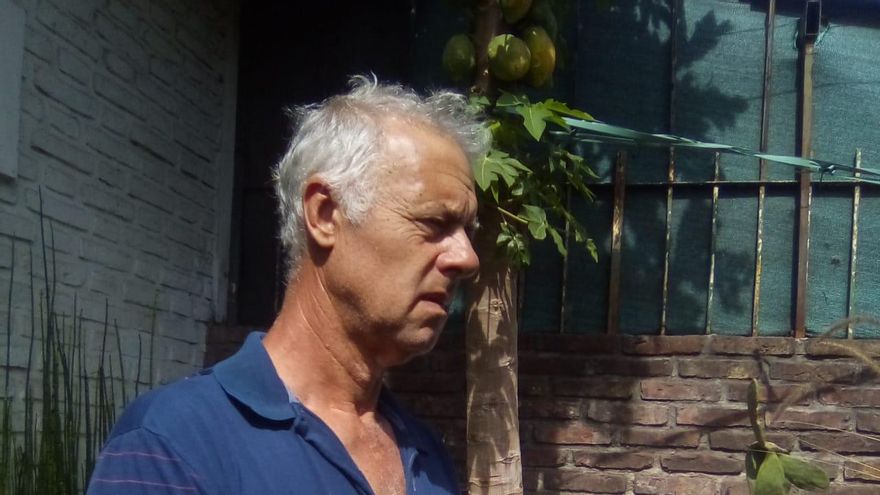 Fabián de la Fuente, uno de los 1.800 despedidos de Garbarino: "Hubo días que tuve que vender cartones y metales"