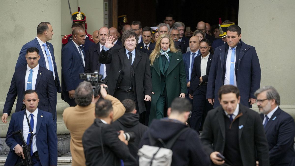 Milei fue al Tedeum acompañado por gran parte de su gabinete. Luego armó una reunión en la Casa Rosada.