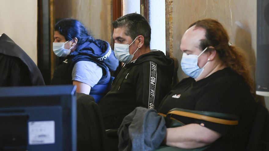 Jutgen tres acusats per la mort d'un nadò després de ser llançat a un contenidor: "Pensaven que havia nascut sense vida"