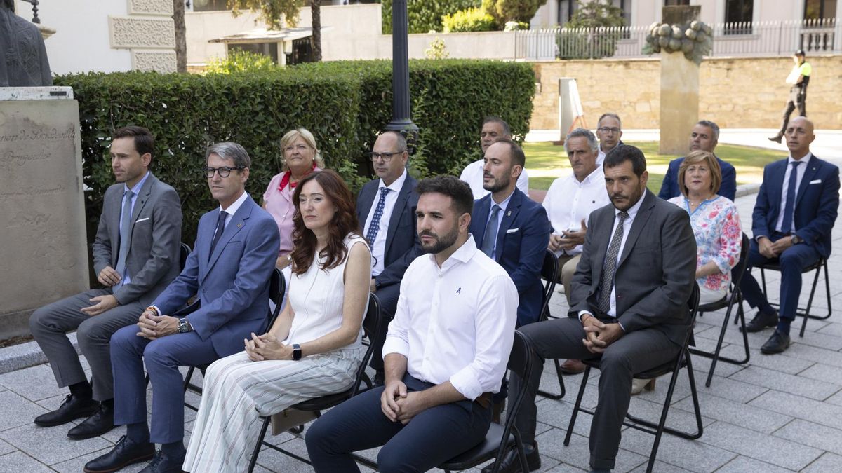 Capellán y Osés junto a los alcaldes y alcaldesas de los municipios de La Rioja de más de 5.000 y 2.000 habitantes