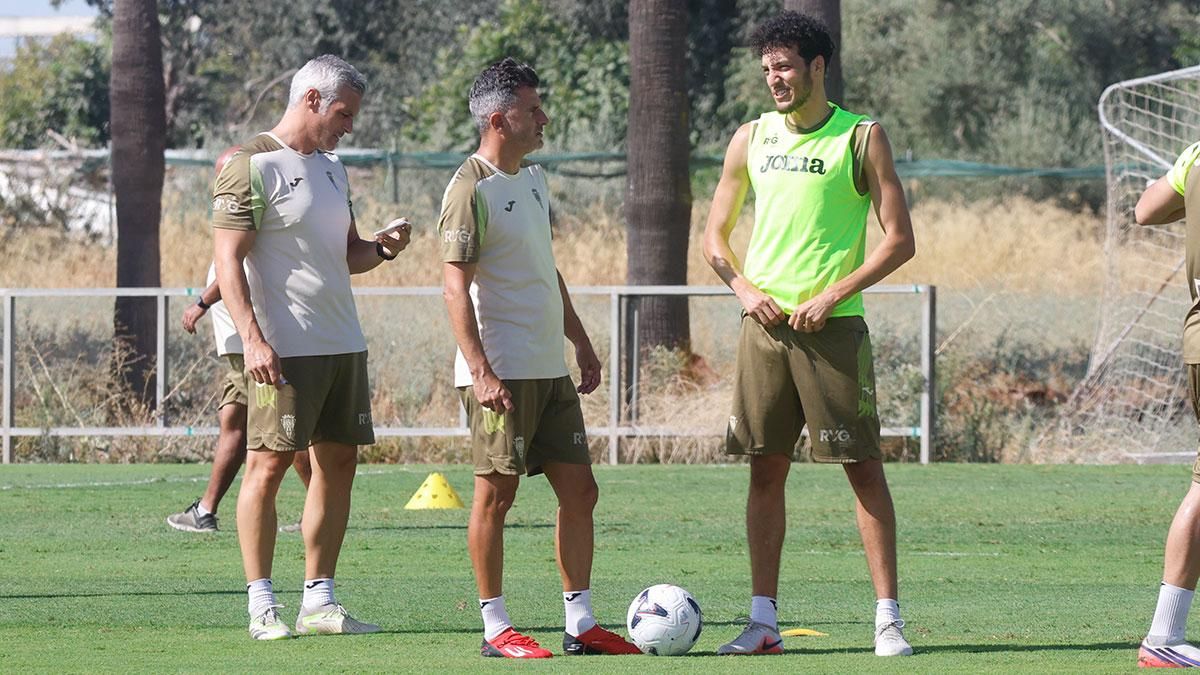 Iván Ania en el entrenamiento del Córdoba CF
