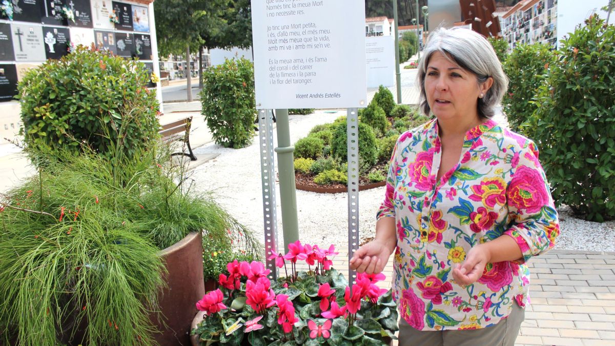 La concejalade Cementerio de Ontinyent, Helena Gandia.