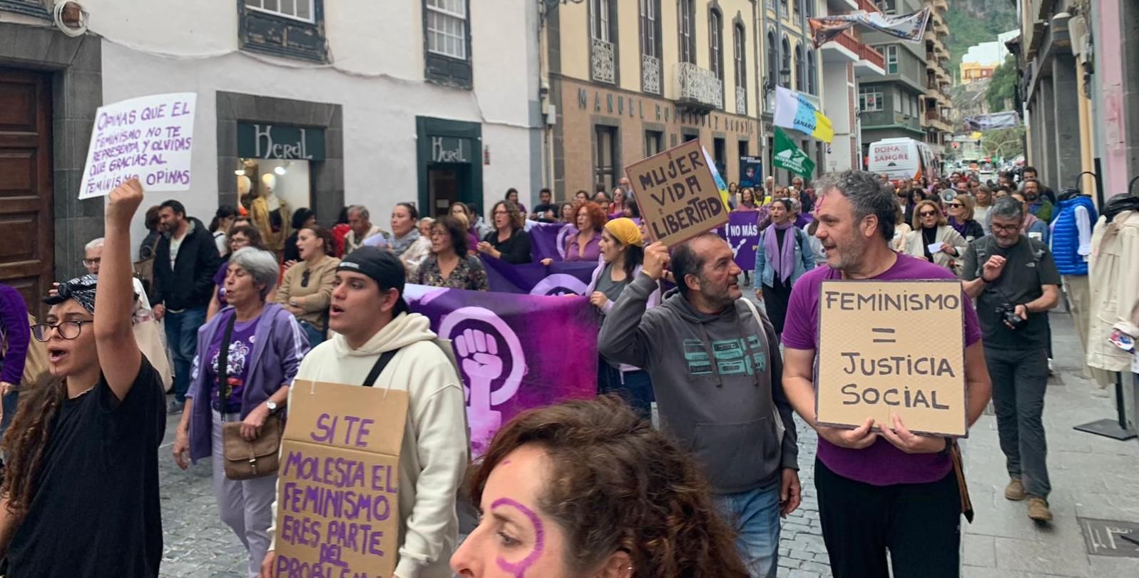 Manifestación de la Plataforma Feminista Palmera.