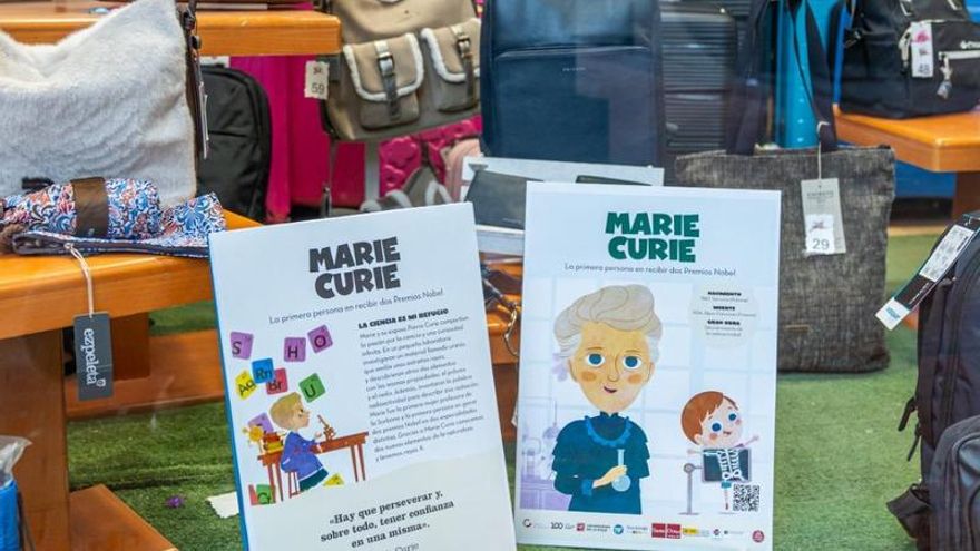 Homenaje a las científicas en 18 escaparates de las Cien Tiendas de Logroño