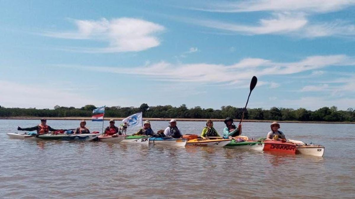 Las caravanas acuáticas han sido una forma de protesta pacífica frente a las intervenciones anunciadas en los ríos del Delta de Paraná. Foto: cortesía Nadia Boscarol