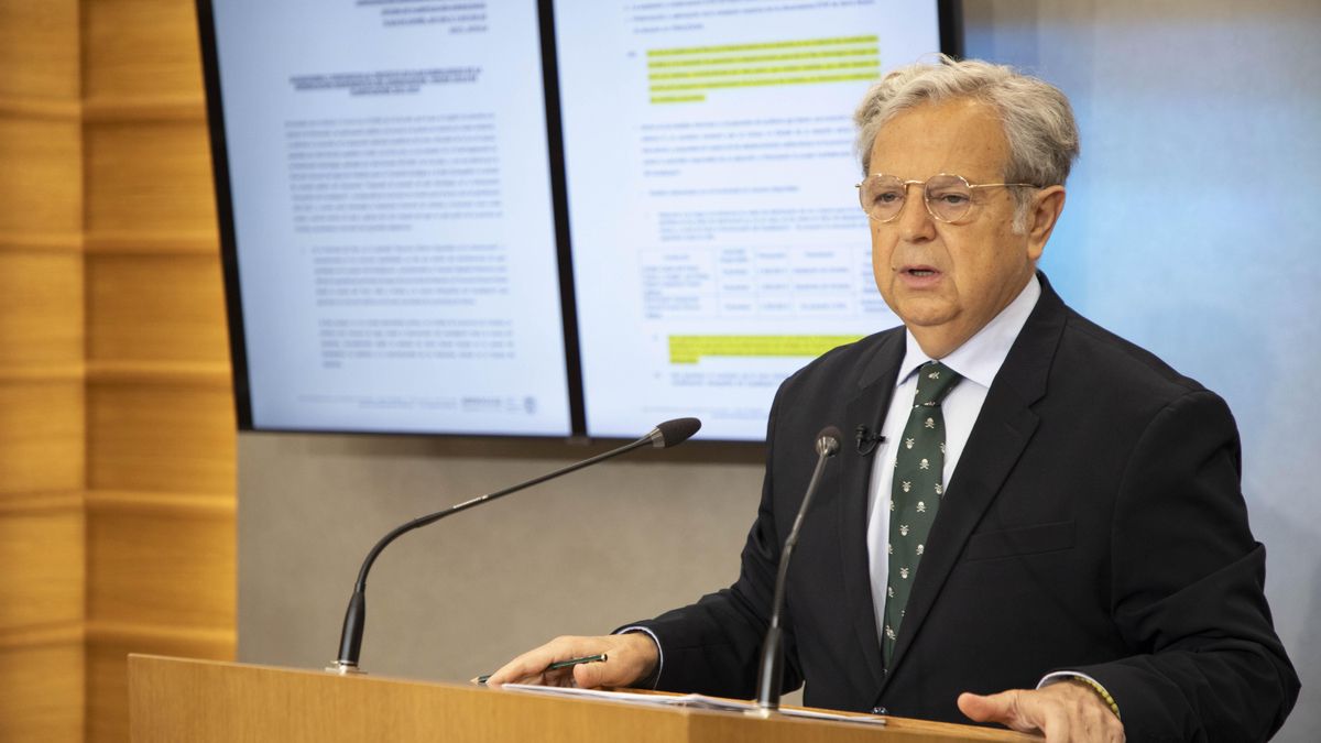 Salvador Fuentes explicando las alegaciones a la Planificación Hidrológica 2028-2023