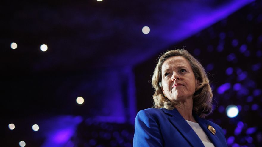 Calviño plantea "ajustar" el impuesto a la banca y Yolanda Díaz lo rechaza: “Los que más tienen, más tienen que aportar”