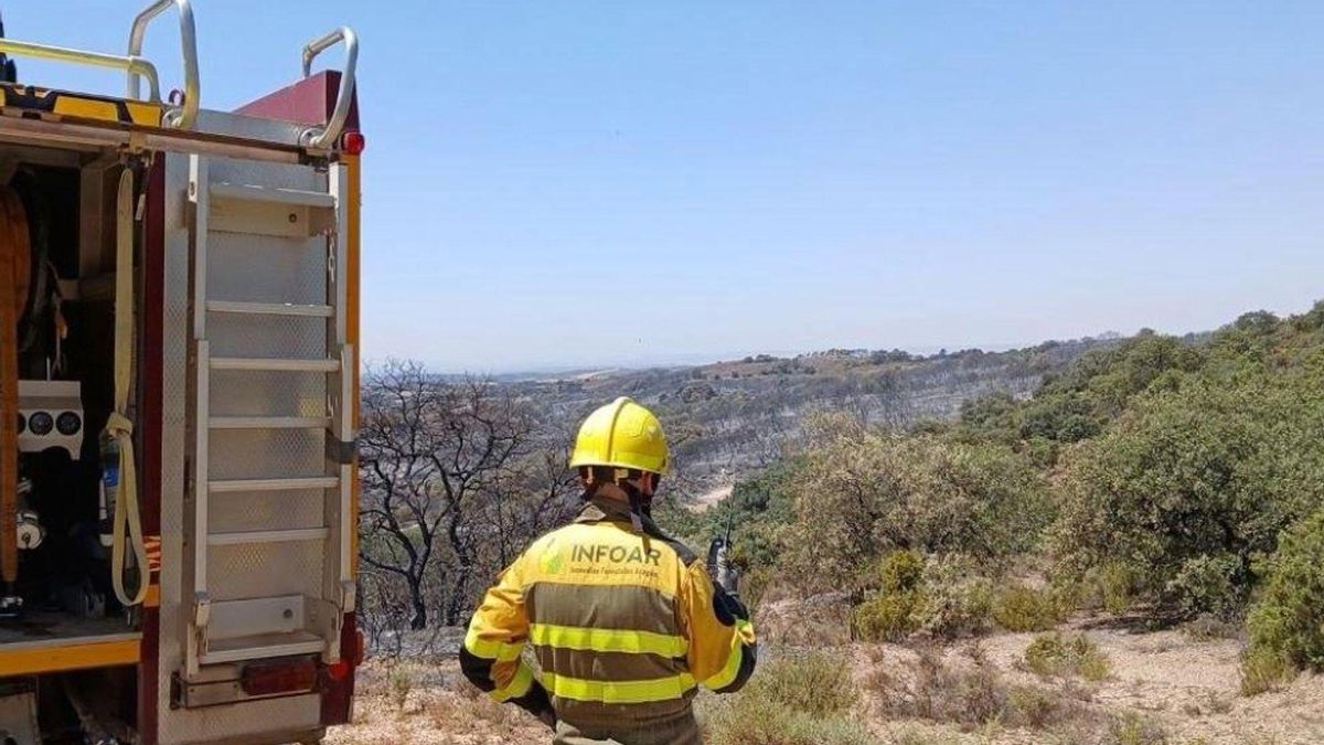 El operativo de extinción continúa con las labores de vigilancia y refresco en el incendio de Tamarite