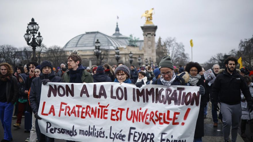 Francia: Decenas de miles de personas en las manifestaciones contra la ley de inmigración