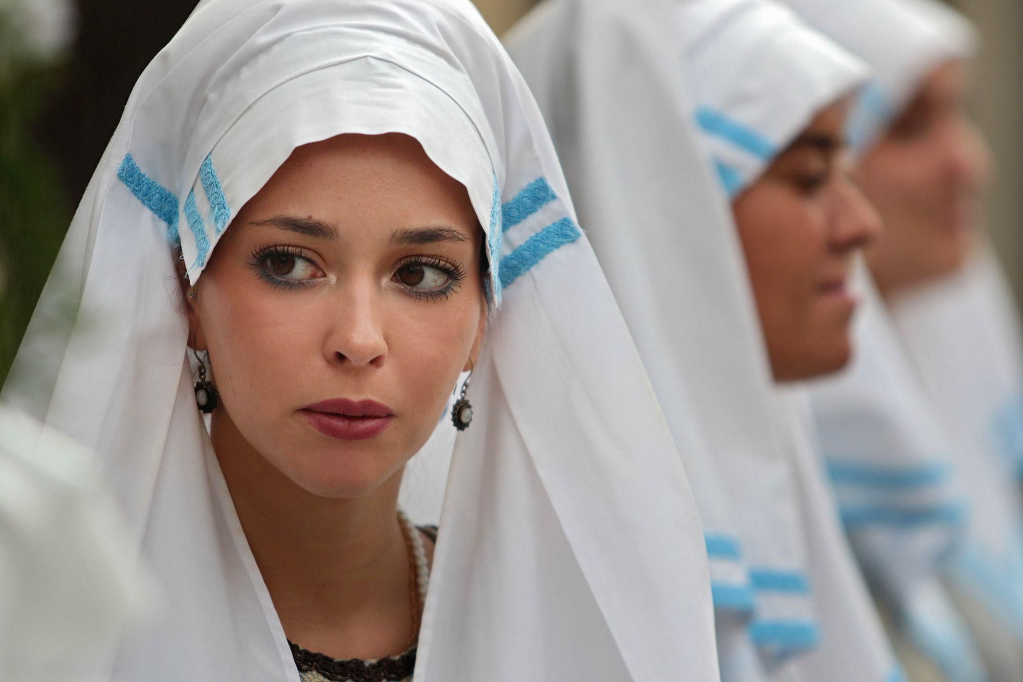 Las Cantaderas representan la leyenda de las Cien Doncellas
