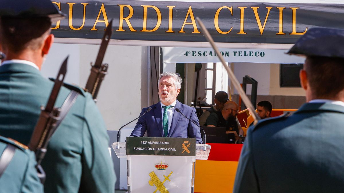 El ministro del Interior, Fernando Grande-Marlaska asiste al actode conmemoración del 182º aniversario de la Guardia Civil