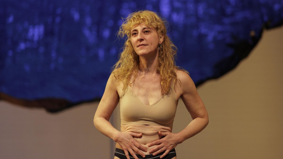 Alfredo Sanzol triunfa en su primer drama, 'La última noche con mi hermano', con una impresionante Nuria Mencía