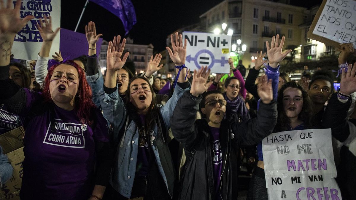 Manifestación feminista en Santander. | JOAQUÍN GÓMEZ SASTRE
