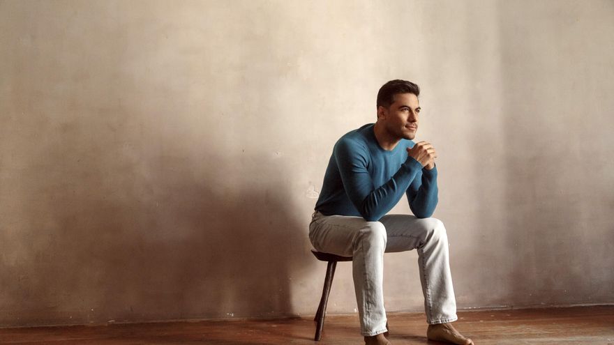 Carlos Rivera busca “defender” el pop en medio del auge de otros géneros musicales