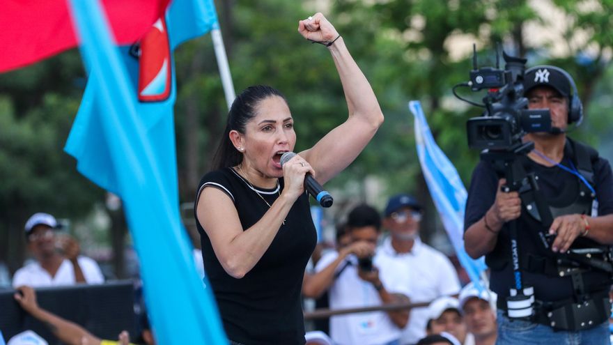 Denuncian en Ecuador a la candidata Luisa González por violencia política de género