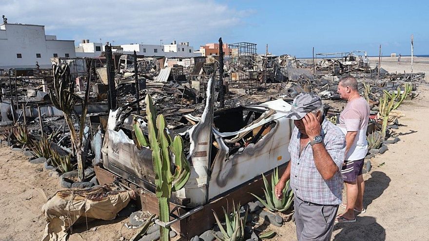 Caravanas reducidas a cenizas en Pájara