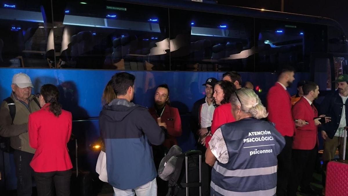 "Nunca olvidaré el día de hoy": llegan a Sevilla los afectados por el choque entre dos trenes en Urda