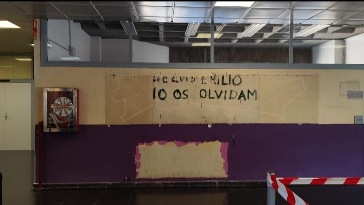 Pintada antigua en la Facultad de Ciencias de la Información de la Complutense: "José Luis Emilio/ no os olvidamos"