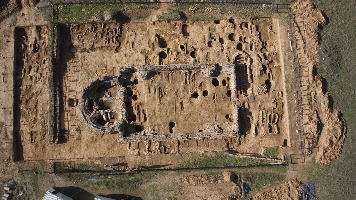 Foto cenital con los restos de la basílica paleocristiana.