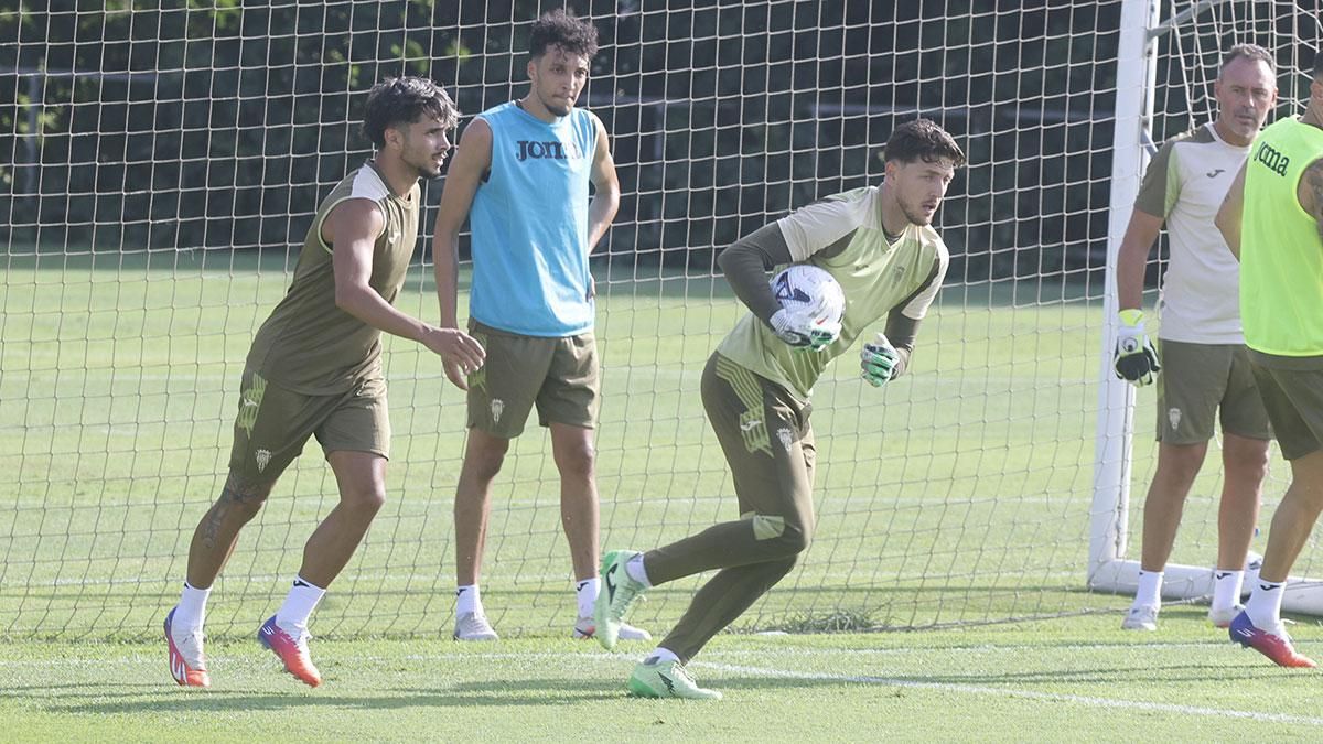 Entrenamiento del pretemporada del Córdoba CF a puerta abierta