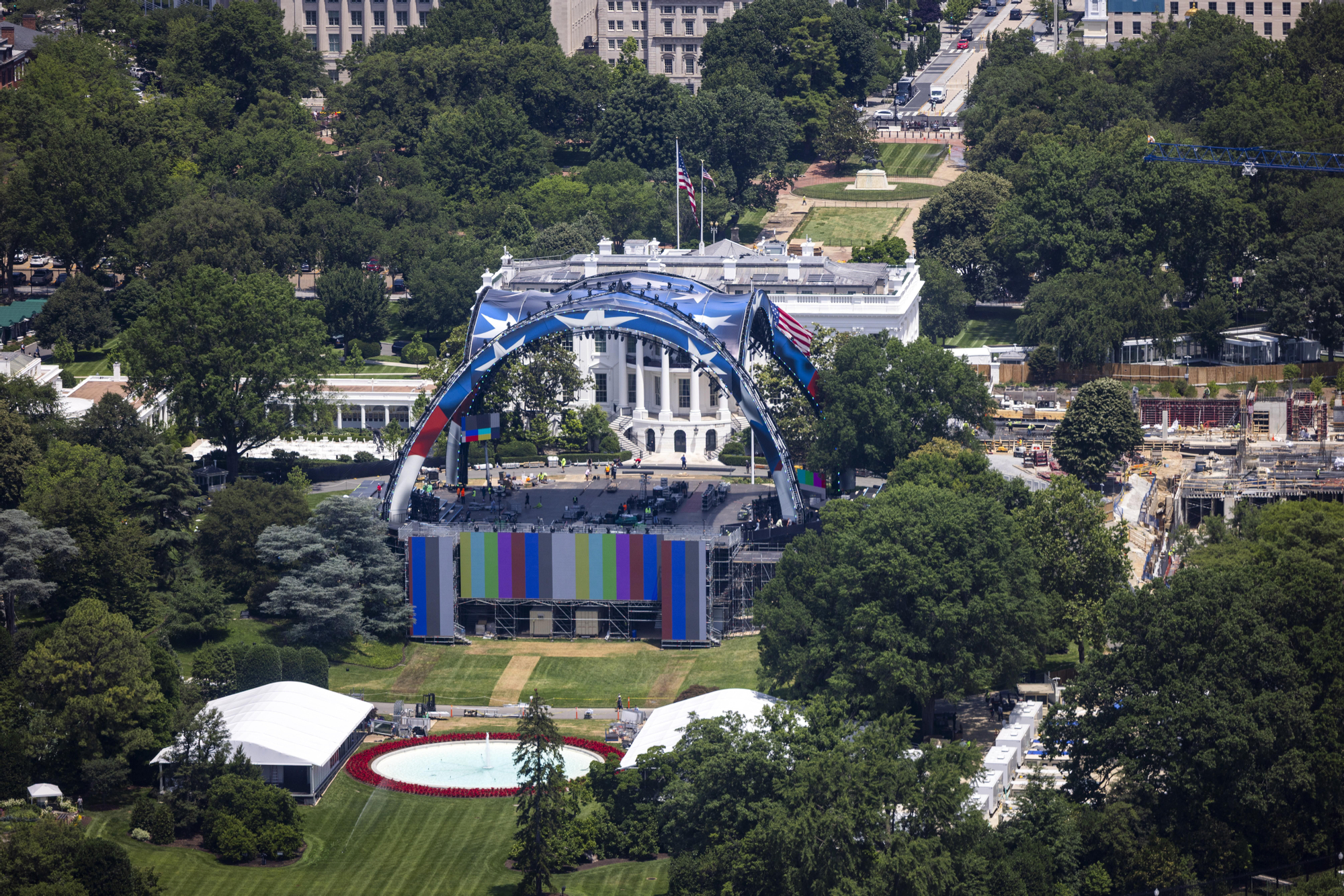Octágono de la Ultimate Fighting Championship (UFC) en el Jardín Sur de la Casa Blanca en Washington D. C., el 5 de junio de 2026, para el UFC Freedom 250. evento de artes marciales mixtas programado para el 14 de junio.