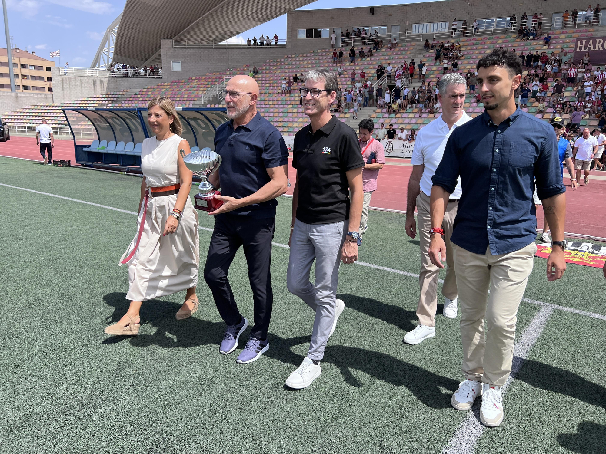 Homenaje al seleccionador Luis de la Fuente en Haro tras la victoria en el Mundial de fútbol