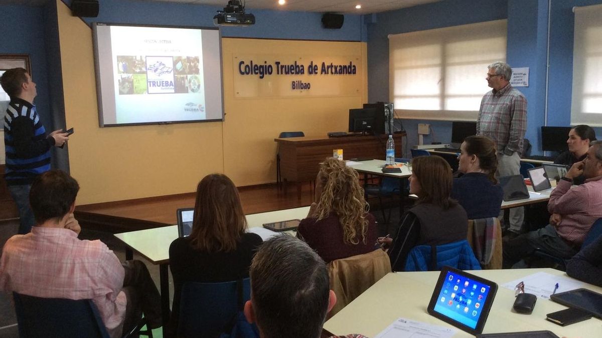 El Colegio Trueba de Bilbao recibe la 'A de Oro' que reconoce la gestión avanzada en Euskadi