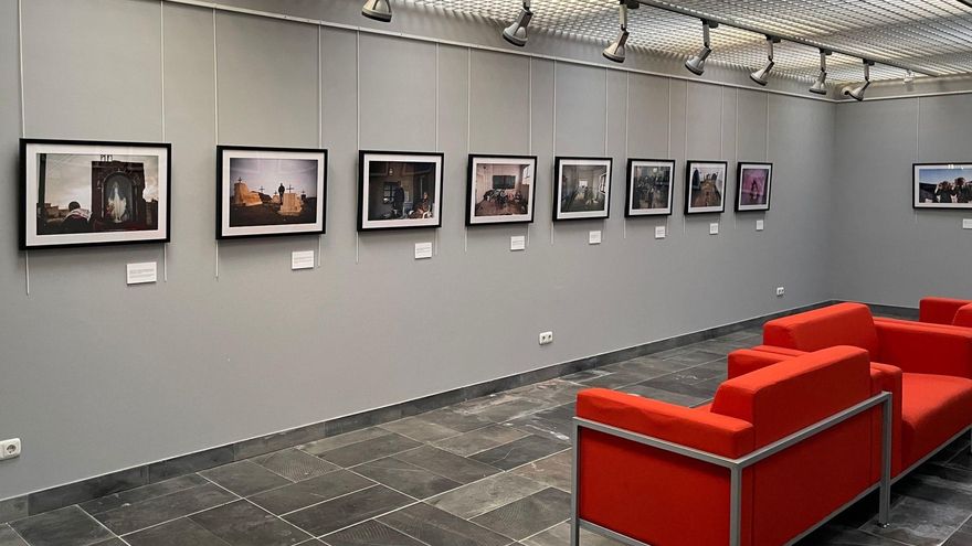 Imagen de la exposición "Éxodo: Buscar un refugio entre el escombro"