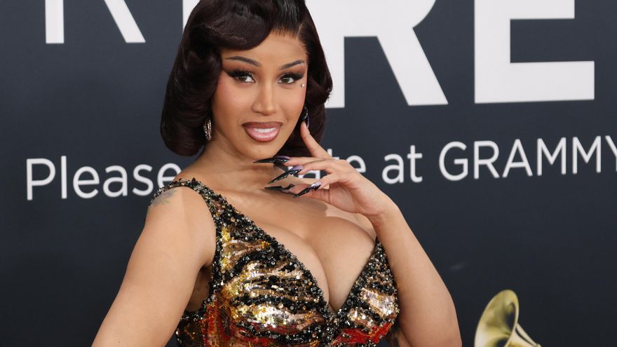 Los discos de la semana: Por fin, el "drama" de la Cardi B más cómica y surrealista