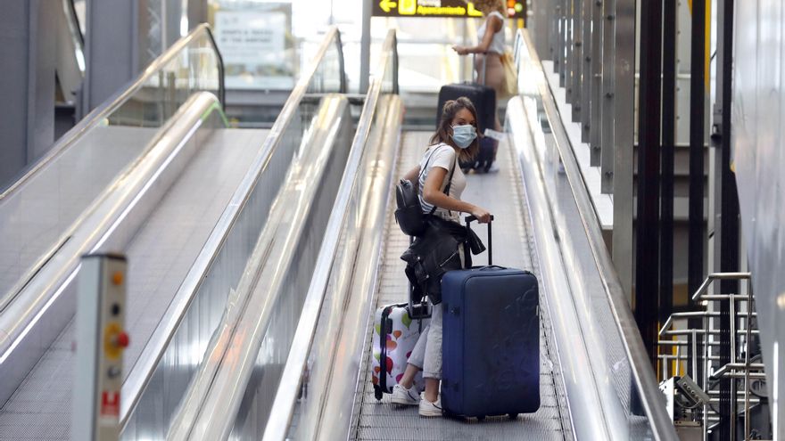 Zona de llegadas del Aeropuerto de Madrid-Barajas Adolfo Suárez. EFE/JJ Guillén/Archivo