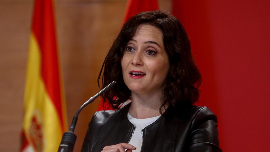 Ayuso critica ahora que el Gobierno no pida cerrar Madrid en el puente de las elecciones