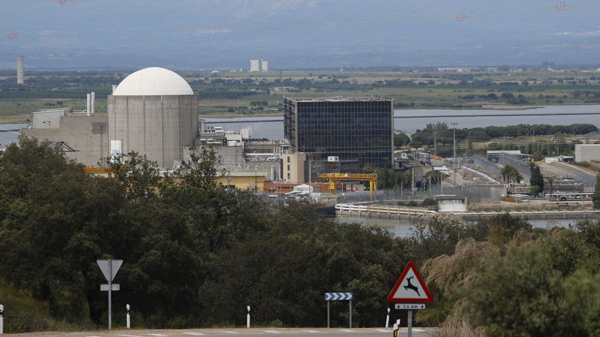 Imagen del pasado 7 de mayo de la central nuclear de Almaraz situada en la localidad cacereña de Navalmoral de la Mata