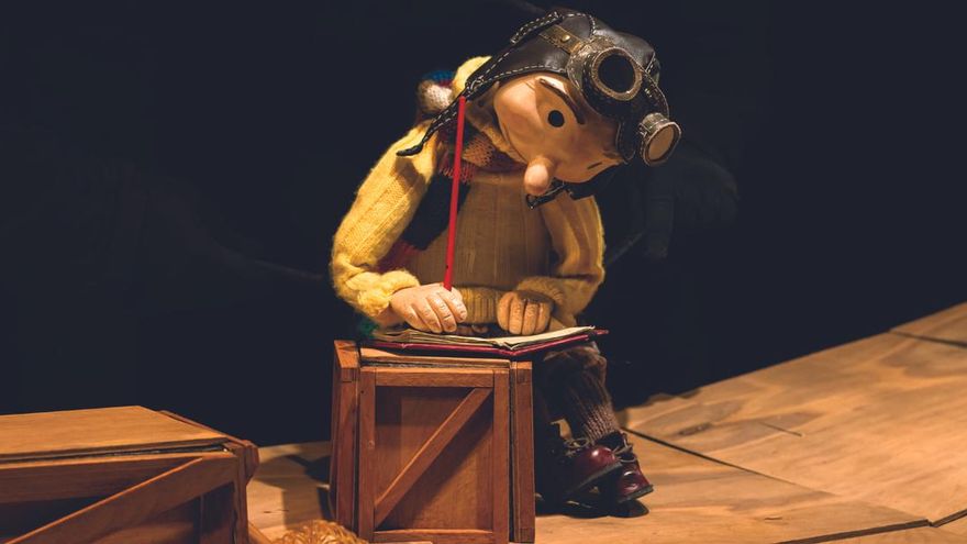 'Alfredo, el coleccionista de mariposas' es un espectáculo de SA marionetas.