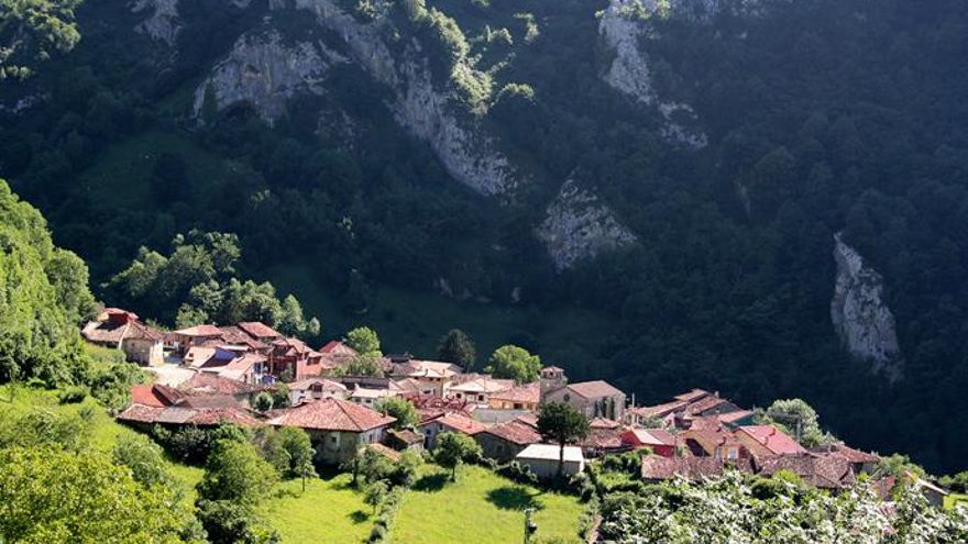 La alcaldesa del municipio asturiano de Ponga denuncia ante la Guardia Civil amenazas de muerte por su defensa a los ganaderos