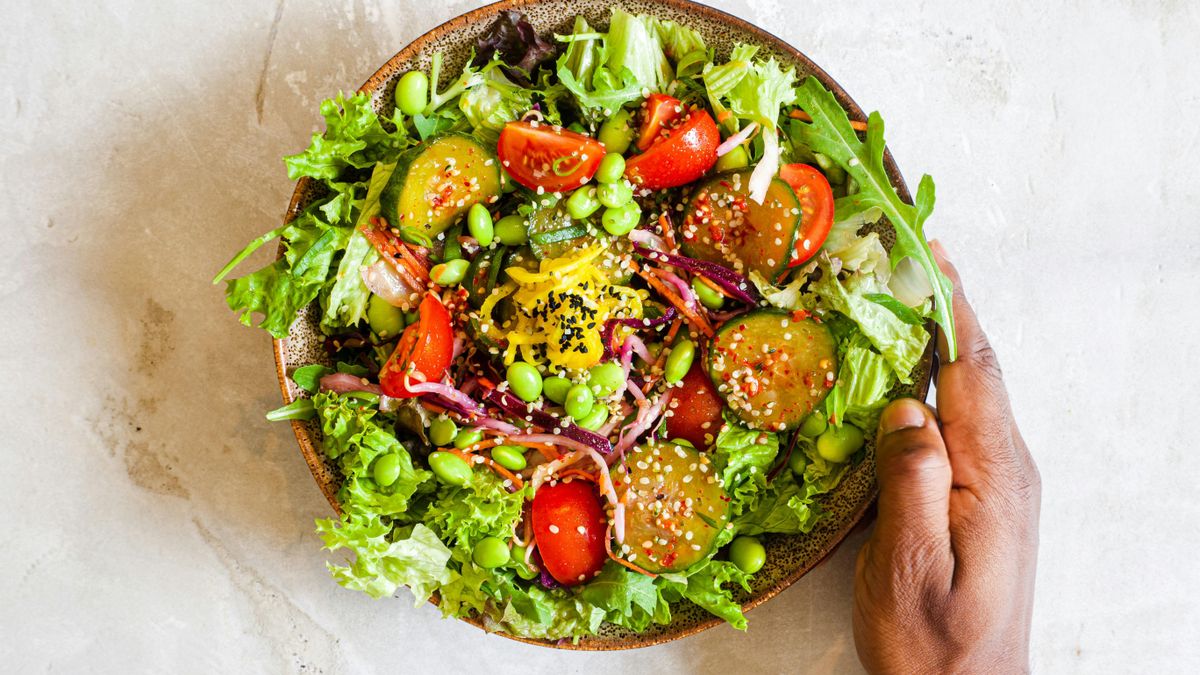 Cinco recetas de ensalada con proteínas tan nutritivas que sirven de plato principal o para cenar