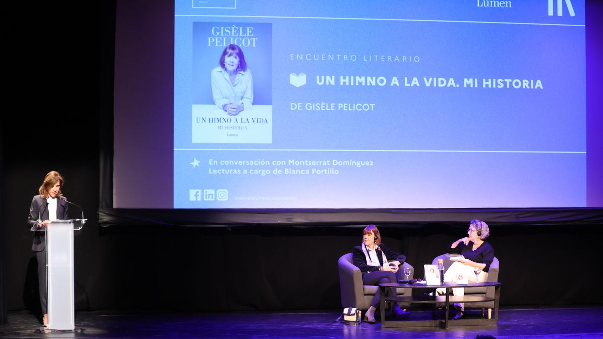 Gisèle Pelicot y Montserrat Domínguez ante la embajadora francesa en España, Kareen Ripsal, al inicio del acto.