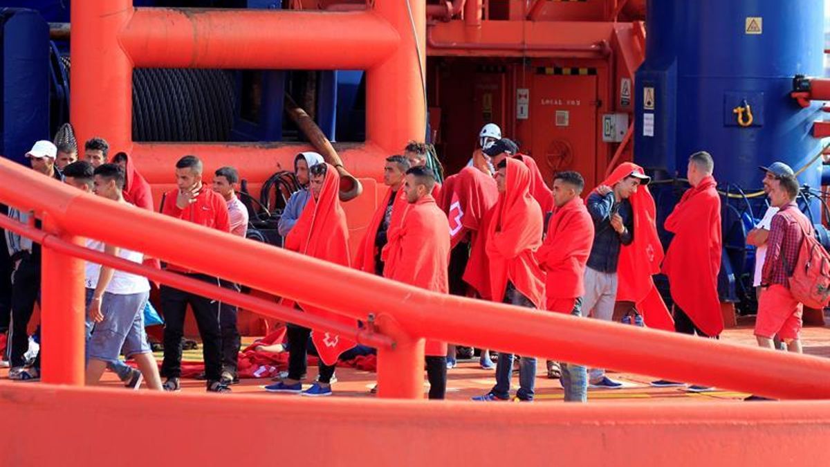 Rescatados 160 inmigrantes de cinco pateras en el Estrecho
