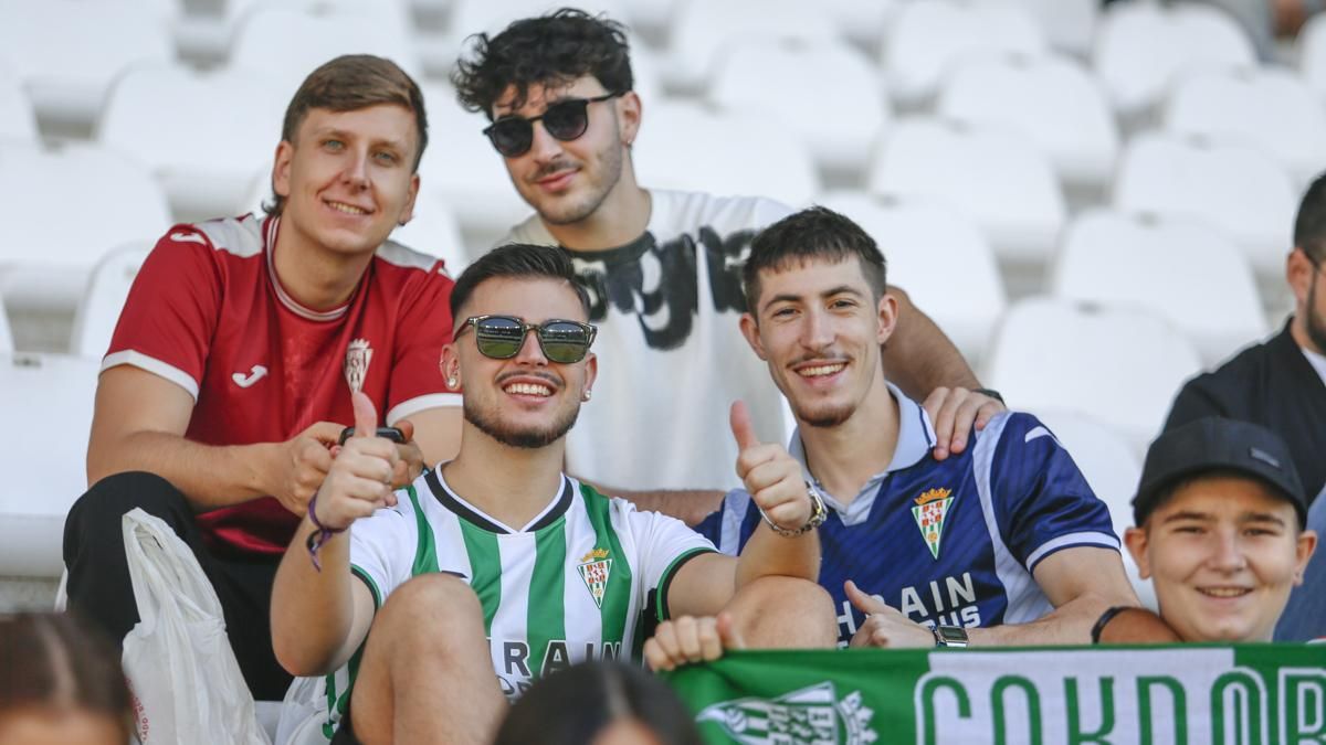 Grada Blanquiverde del Córdoba CF - SD Eibar