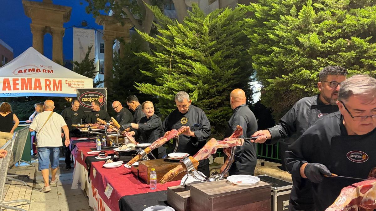 El encuentro de cortadores de jamón es uno de los eventos más emblemáticos de AEMA RM para recaudar fondos.