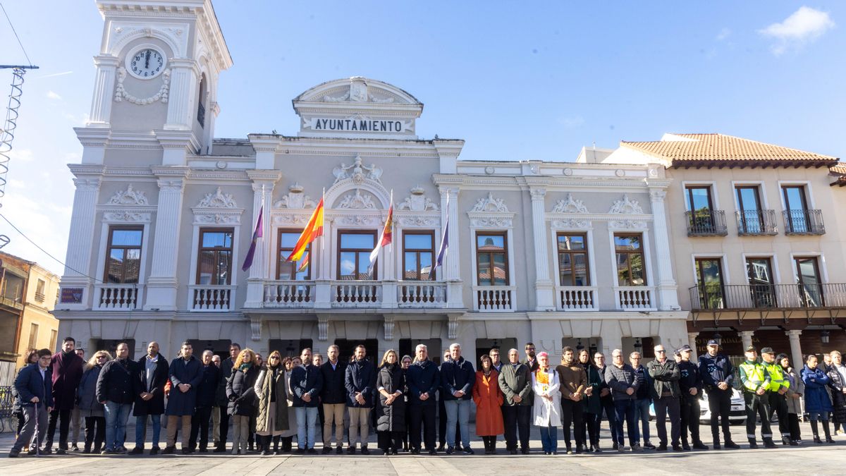 Minuto de silencio en Guadalajara tras la muerte de dos guardias civiles en Barbate