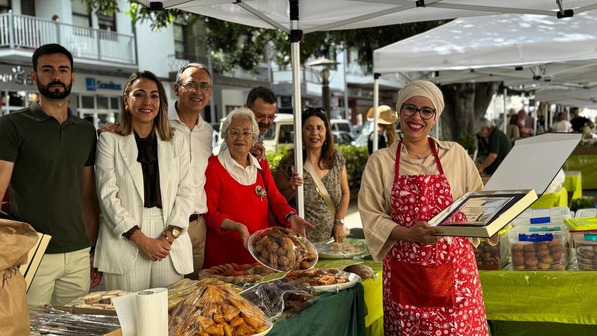 Los Llanos de Aridane reconoce “a las personas que dan vida” al Mercadillo del Agricultor en su 40 aniversario