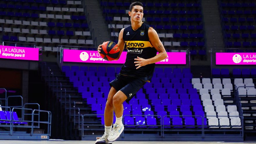 El Lenovo renueva a Alberto Cabrera y lo cede al CB Clavijo