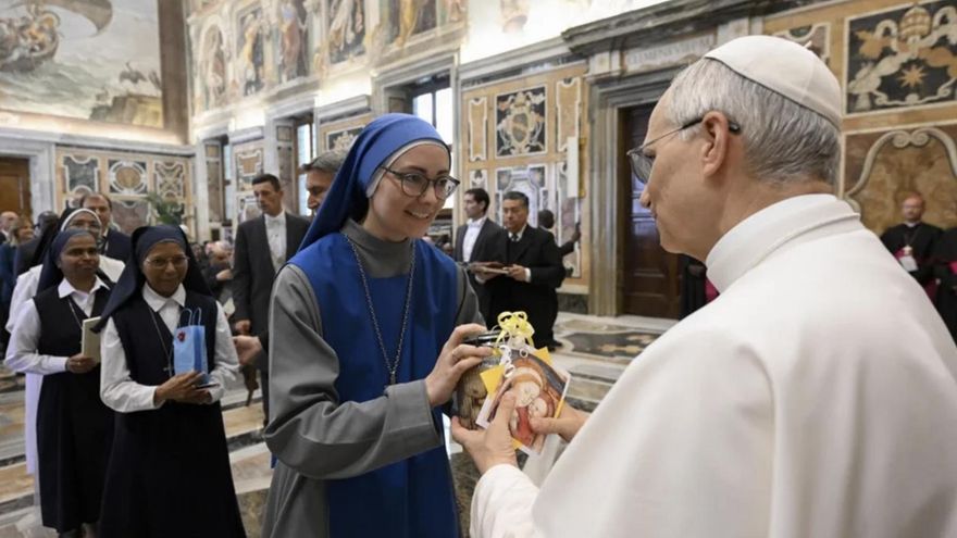 Las mujeres exigen al papa León XIV que "abra definitivamente la puerta" a la igualdad en la Iglesia católica