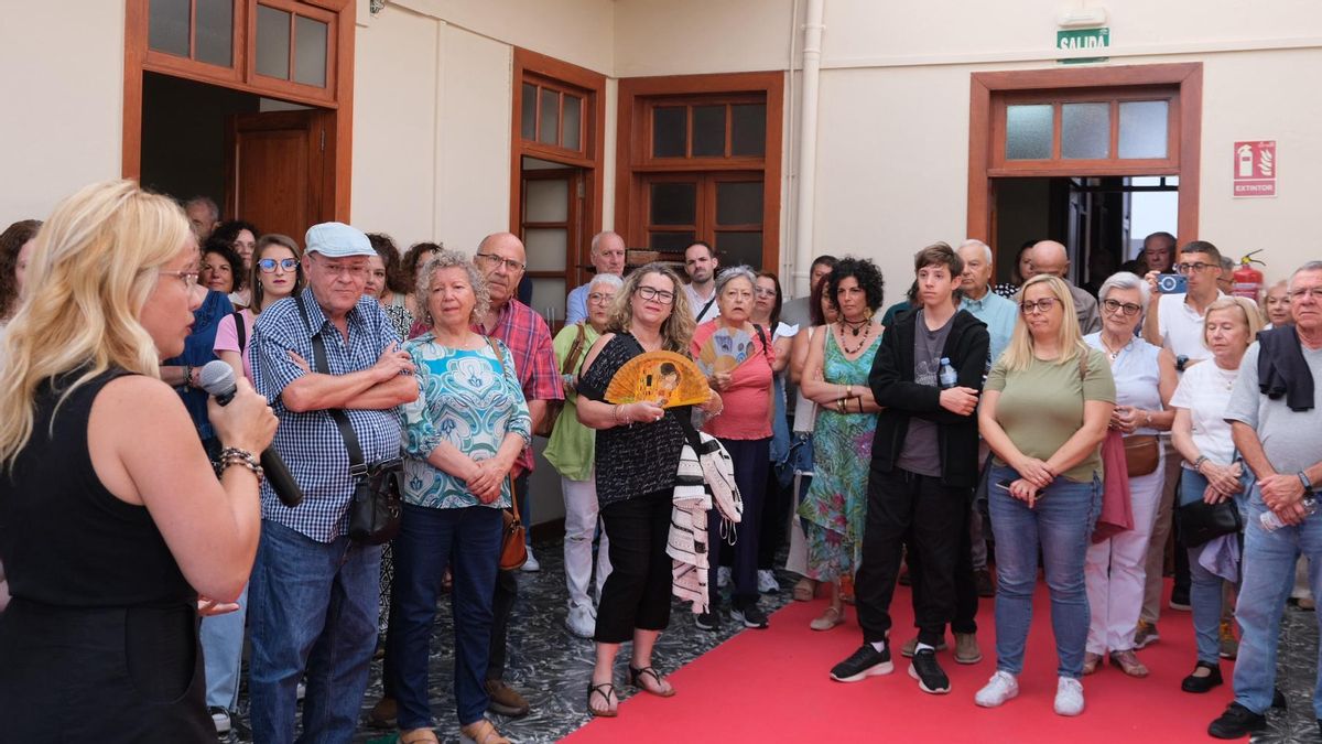 La concejala del Ayuntamiento de Las Palmas de Gran Canaria Esther Martín durante la reapertura de la Casa de la Cultura de Tamaraceite