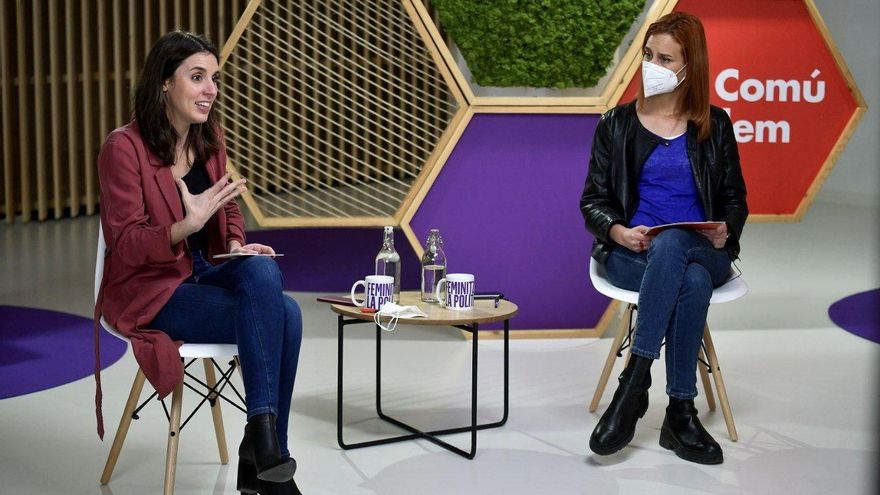 La ministra de Igualdad, Irene Montero, y la candidata de En Comú Podem, Jèssica Albiach, en un acto sobre feminismo durante la campaña del 14F.