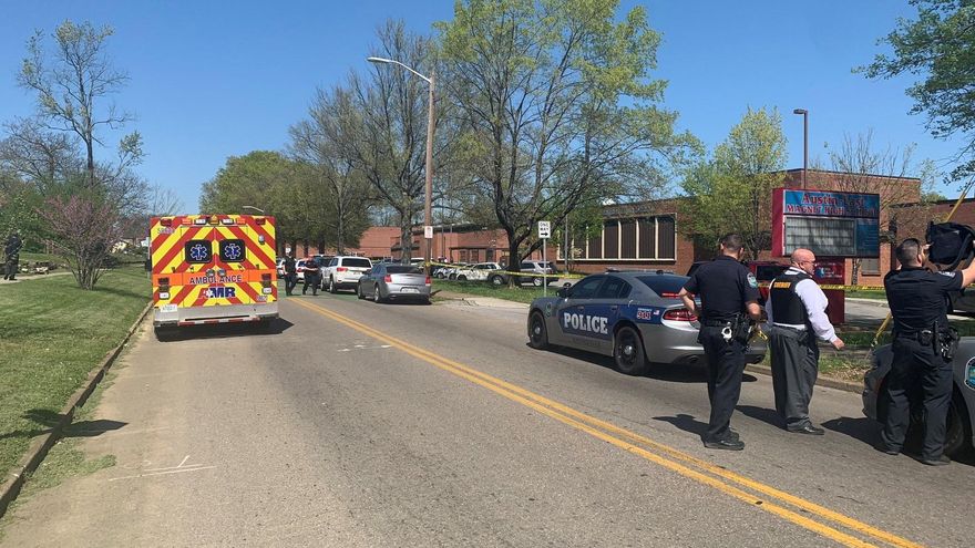 Un estudiante muere en un enfrentamiento con la Policía en un instituto en EE.UU.