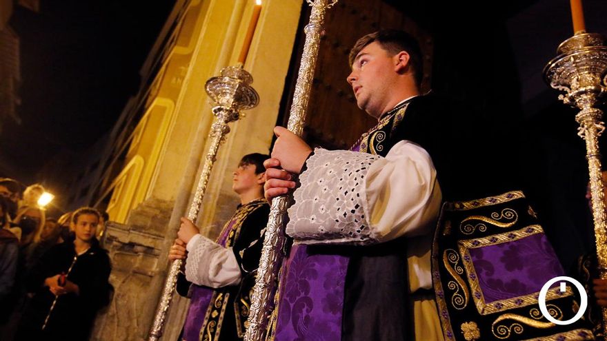 La Buena Muerte marca la madrugá del Viernes Santo