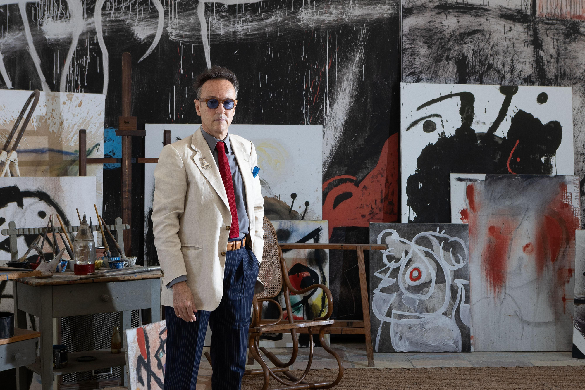 Joan Punyet Miró, en el taller de su abuelo: "Era un hombre siempre muy avanzado a su tiempo y era el poeta de los pobres. Le gustaba recoger ramas, piedras, conchas, huesos en sus paseos por las montañas de Cala Major, en la playa..."