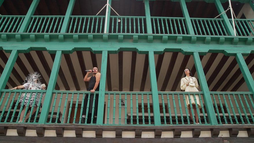 Los 'performers' en su visita a Chinchón este mes de septiembre